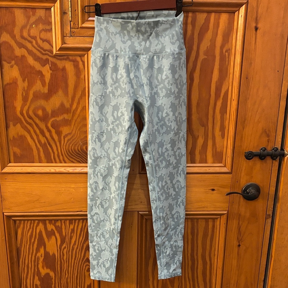 BuffBunny High-Waist Light Blue Camo Leggings